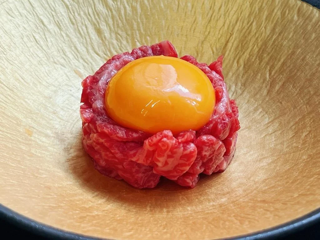 【新橋×焼肉×生肉】希少な黒毛和牛の生ユッケ!/야키니쿠/yakiniku/烤肉/yakiniku near me