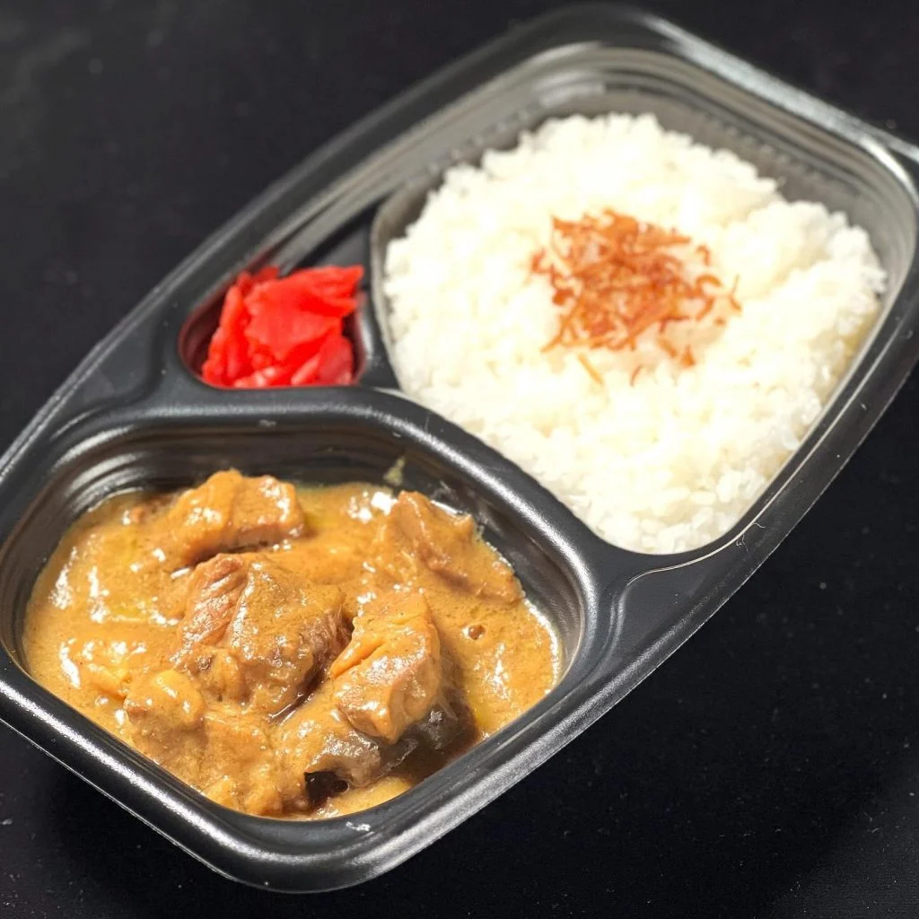 【新橋×焼肉×テイクアウト】ゴロゴロ和牛の絶品カレー!/야키니쿠/yakiniku/烤肉/yakiniku near m…