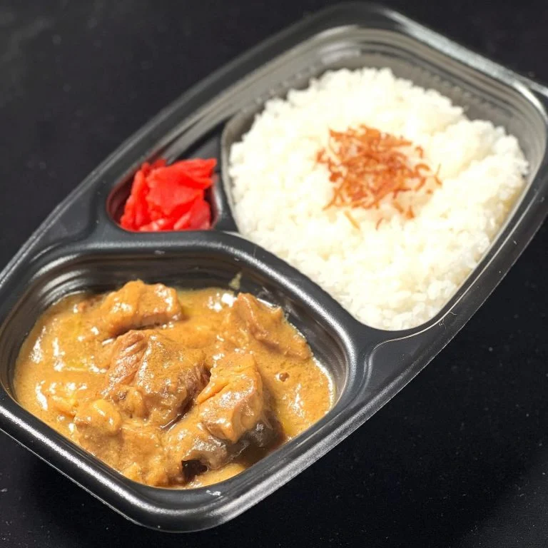 【新橋×焼肉×テイクアウト】ゴロゴロ和牛の絶品カレー!/야키니쿠/yakiniku/烤肉/yakiniku near m…