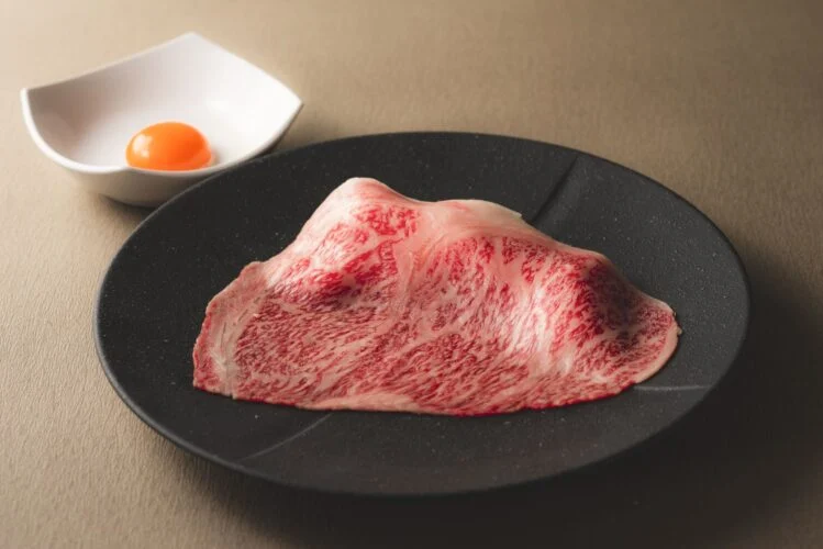 新橋の隠れ家で黒毛和牛を堪能…贅沢な焼肉ディナーをお楽しみください